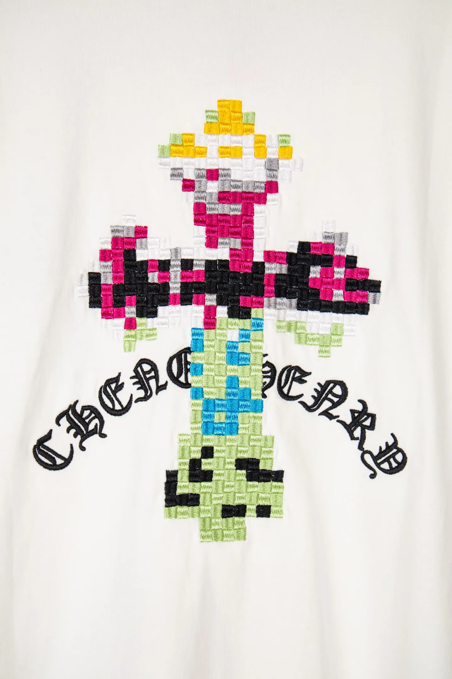 ：Y 110 CH Chromehearts 26ss New Arrival T ， ，Breathable ， 。 ， ， ， Same Style 。 Classic logo ， ； ， ， 。Classic Versatile ， 、 ， 、 、 。 ， ， ！ ：Black White Size：S—XL